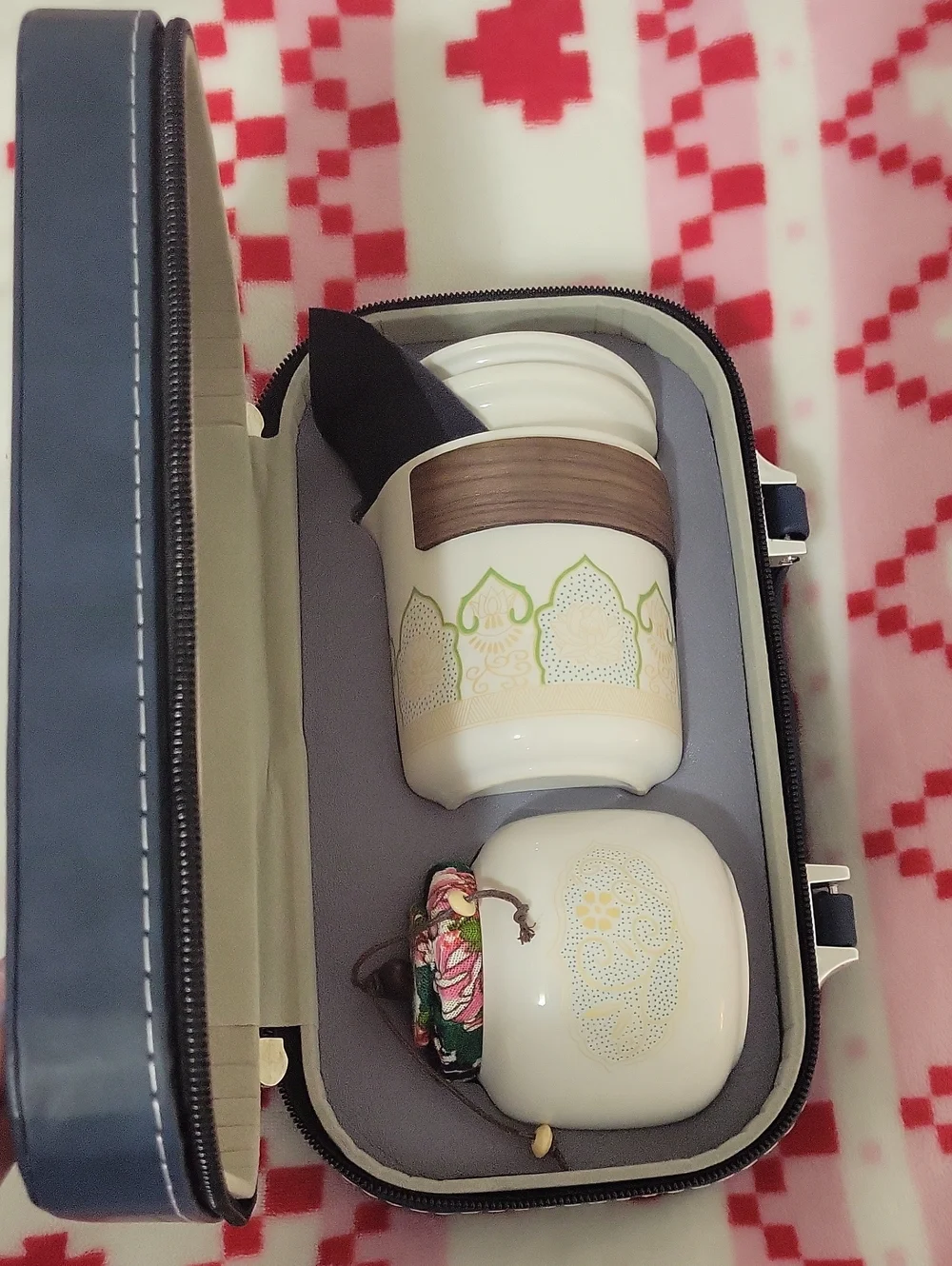 Ceramic Travel Tea Set - White and Beige